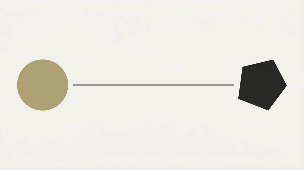 Bauhaus-Infografik: links ein perfekter Khaki-Kreis – die gesendete Botschaft. Rechts kommt dieselbe Form als kantiges dunkles Vieleck an – die empfangene.